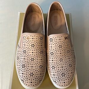 MICHAEL Michael Kors - Trent Slip On - Size 7.5 - Soft Pink